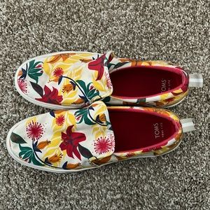 Flowery Toms - Travel Lite